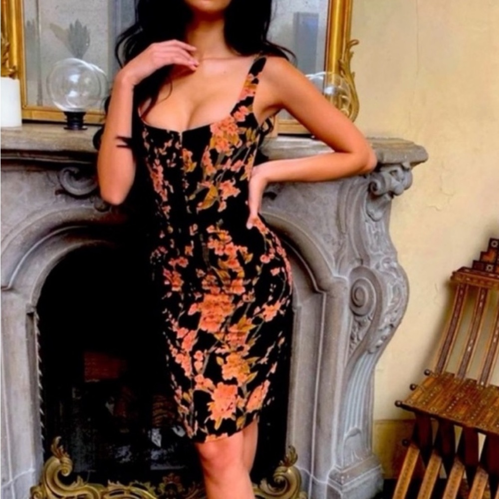 ISO LEXI DRESS - Picture 4 of 4